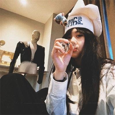 杀死希特勒与大脚怪的人 封面